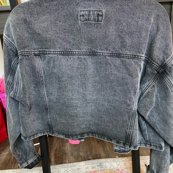 Cropped Jean jacket - Picture 3 of 3